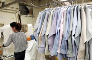 Cosa succede davvero in una lavanderia? (VIDEO)