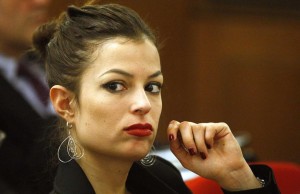 Sara Tommasi su Twitter: “Osvaldo è gay”