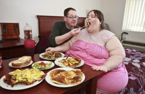 Vuole diventare la donna più grassa al mondo (VIDEO)