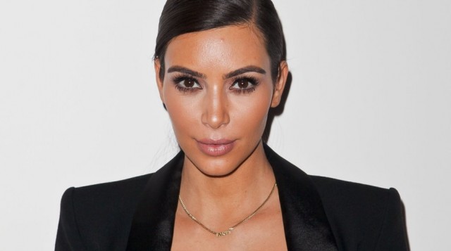 kimkardashianposanudaperlovemagazine