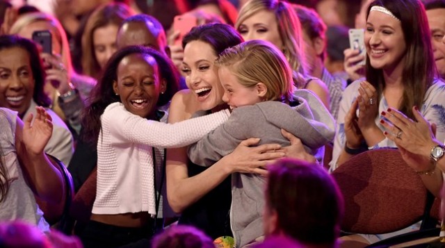angelina-zahara-kids-choice-5-vogue-30mar15-getty_b_646x430