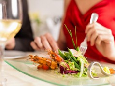 Tutti i segreti per mangiare fuori casa rimanendo in forma