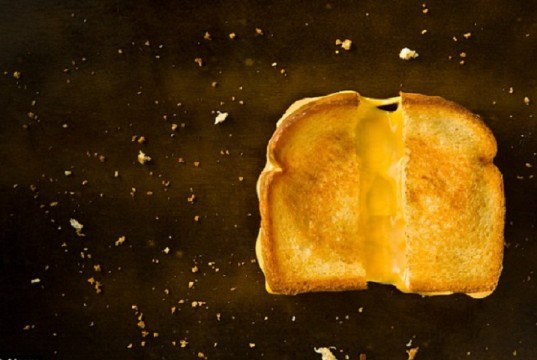 Il toast al formaggio fa bene all’amore (FOTO)