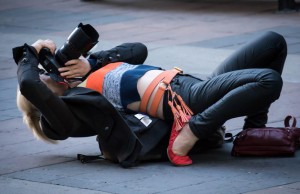 I modi più strani per fotografare alla perfezione (FOTO)