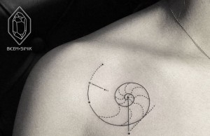 I tatuaggi minimalisti di Bicem Sinik (FOTO)