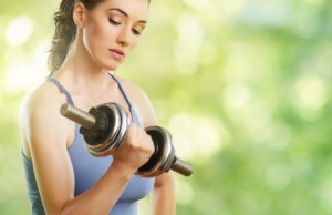 Braccia toniche grazie a semplici esercizi (MISS FIT)