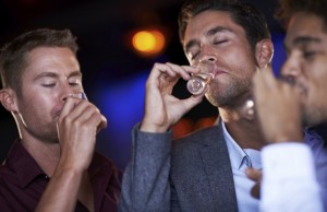 Binge Drinking, l’abbuffata alcolica è il nuovo pericolo