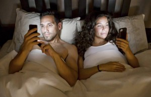 Io, tu e lo smartphone, il triangolo della passione (VIDEO)