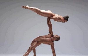 La moda dell’ #acroyoga (FOTO)