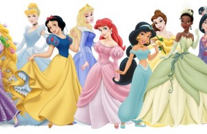 Le principesse Disney con occhi e capelli diversi (FOTO)