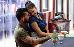 Grande Fratello 14: baci, flirt e presunti amori (FOTO)