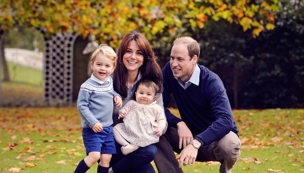 Royal Family: lo scatto di Natale che fa discutere