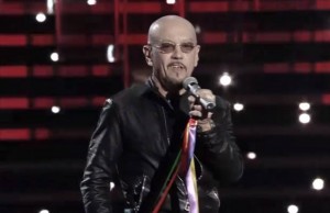 Sanremo 2016: nastri arcobaleno per le unioni civili (FOTO)
