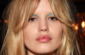 Tendenze occhi: eyeliner e sopracciglia pop (FOTO)