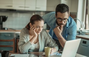16 segnali che il tuo lavoro ti sta rovinando il matrimonio (FOTO)