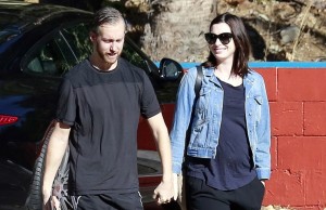 Anne Hathaway, una splendida neo-mamma