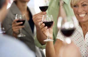 Le 8 cose che fanno gli appassionati di vino