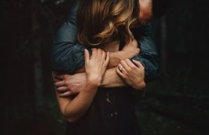 5 motivi per cui amiamo chi non ci ama (FOTO)