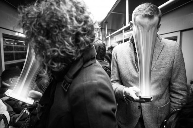 10 segnali per scoprire se sei dipendente dai Social Network