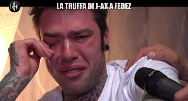 fedez piange