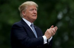 Donald Trump fa apprezzamenti alla First Lady francese donald trump