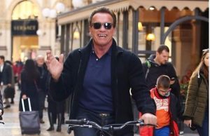 Arnold Schwarzenegger gossip: shopping a Milano con la fidanzata Arnold Schwarzenegger gossip