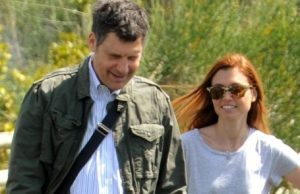 Fabrizio Frizzi dopo il malore gli scatti in famiglia Fabrizio Frizzi