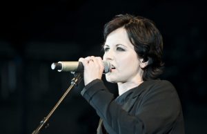 Morta Dolores O’Riordan, mistero sulle cause Morta Dolores O'Riordan