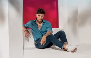 Amici provini per Stefano De Martino: promosso ad insegnante Amici provini