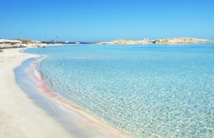 Formentera VIP: da Bobo a Belen alla Marcuzzi, vacanze time Formentera