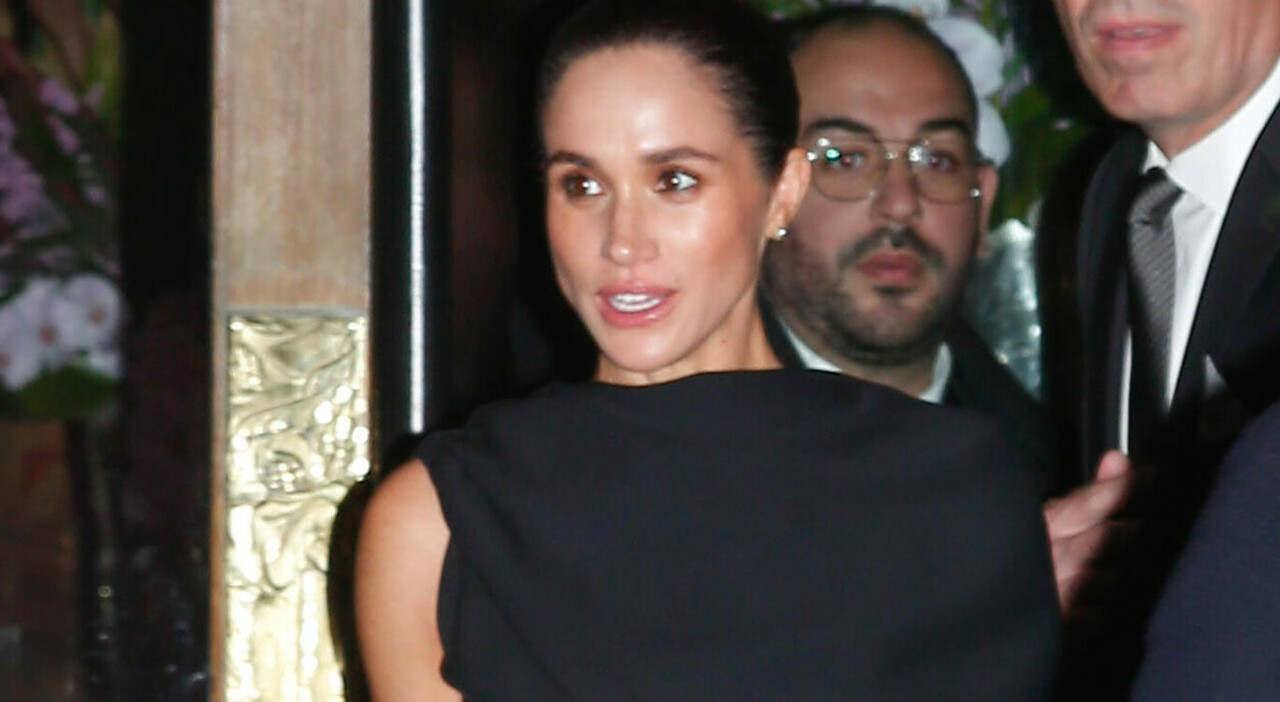 Meghan Markle imbarazzante: l’“autoinvito” alla sfilata Balenciaga e il nuovo accordo Netflix