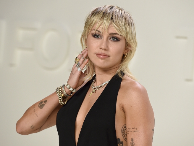 Miley Cyrus e Maxx Morando: l’anello che conferma il fidanzamento