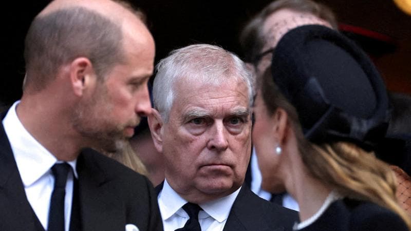 Ex Principe Andrea, spie a Palazzo? Kate Middleton furiosa e Carlo teme il suo ritorno