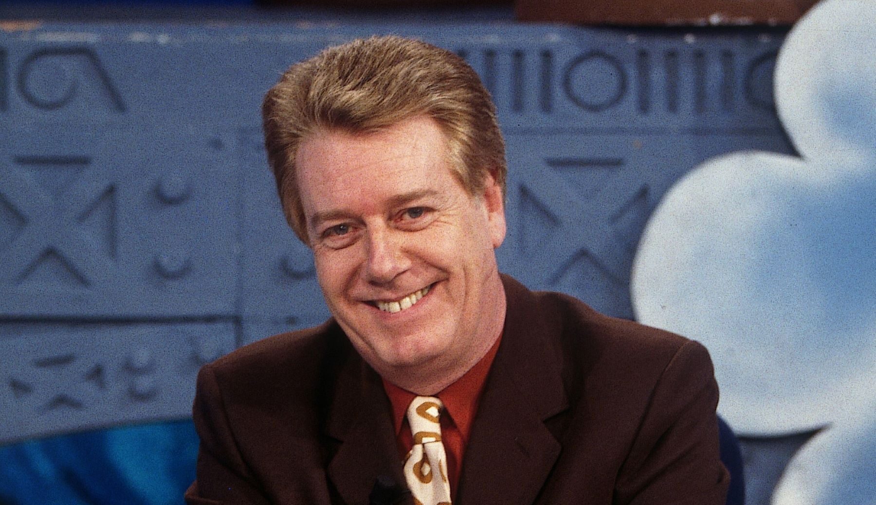 Claudio Lippi in terapia intensiva, il video choc dal letto d’ospedale: “Devono saltare delle teste”