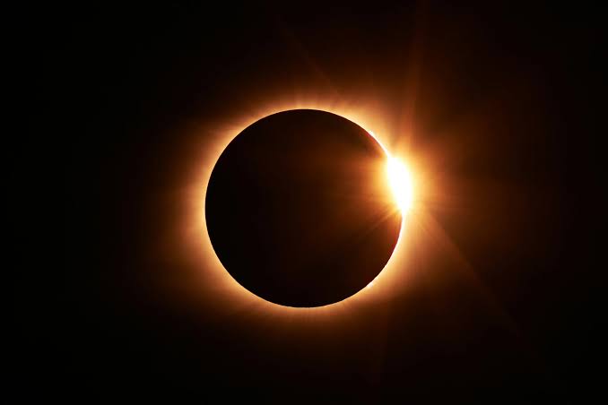 Eclissi solare 12 agosto 2026: dove vederla in Italia e come osservarla in sicurezza