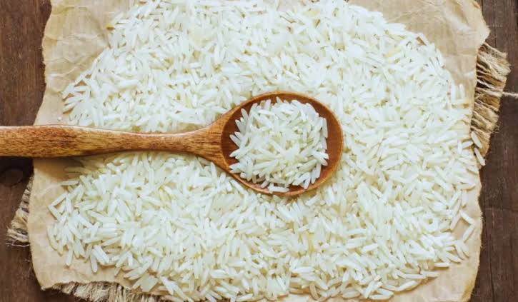 Riso Carnaroli richiamato per pesticidi e per Listeria: cosa sapere e cosa fare