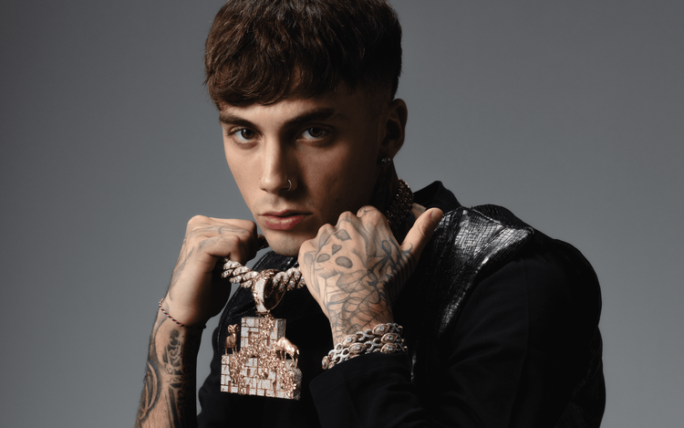 Tony Boy arrestato: droga, pistola e una diretta Instagram durante il blitz